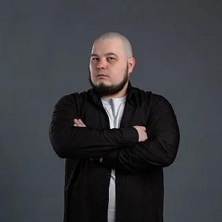 Виталий<br>Думаков