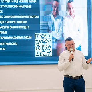 Евгений<br>Карачинцев