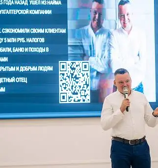 Евгений<br>Карачинцев