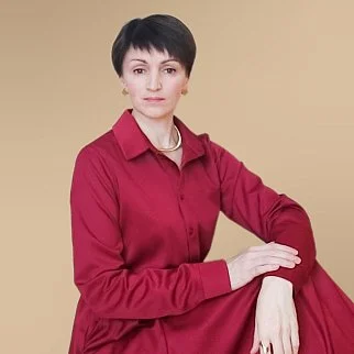 Елена<br>Чирикова 