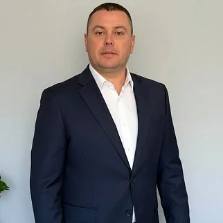 Руслан <br>Артемов 