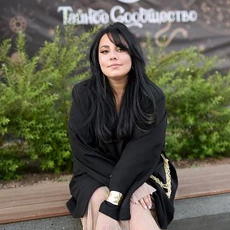 Анна <br>Мезенцева 