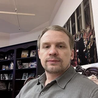 Роман<br>Лобов