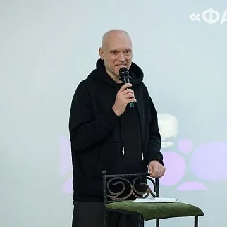 Максим <br>Котес 