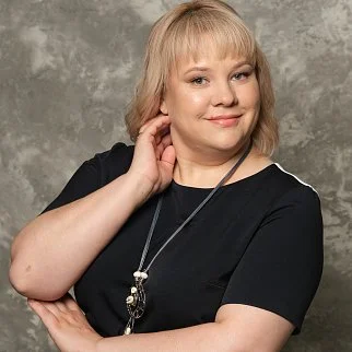 Елена<br>Изотова