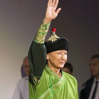 Олег<br>Церенов 