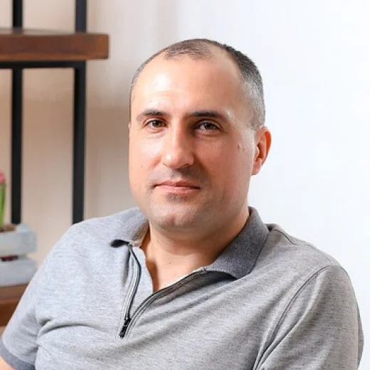 Давид Оганисян 