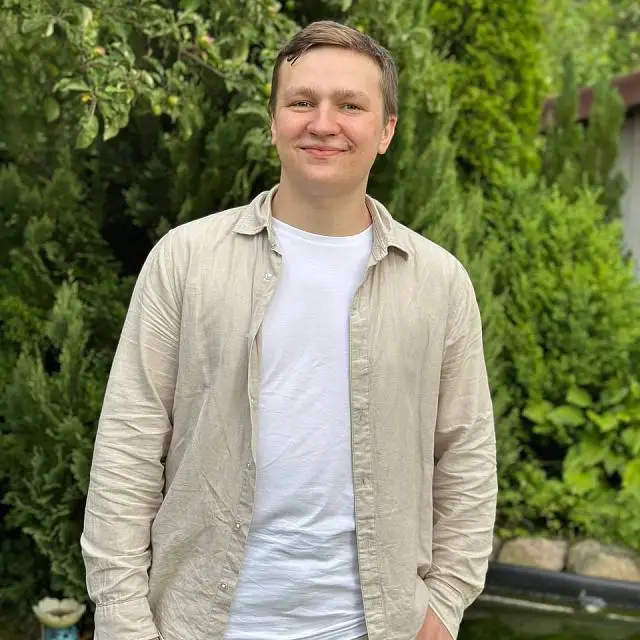 Денис Беляев