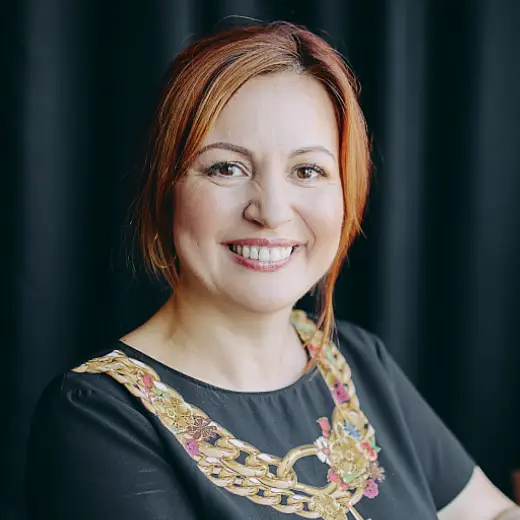 Лариса Медведева